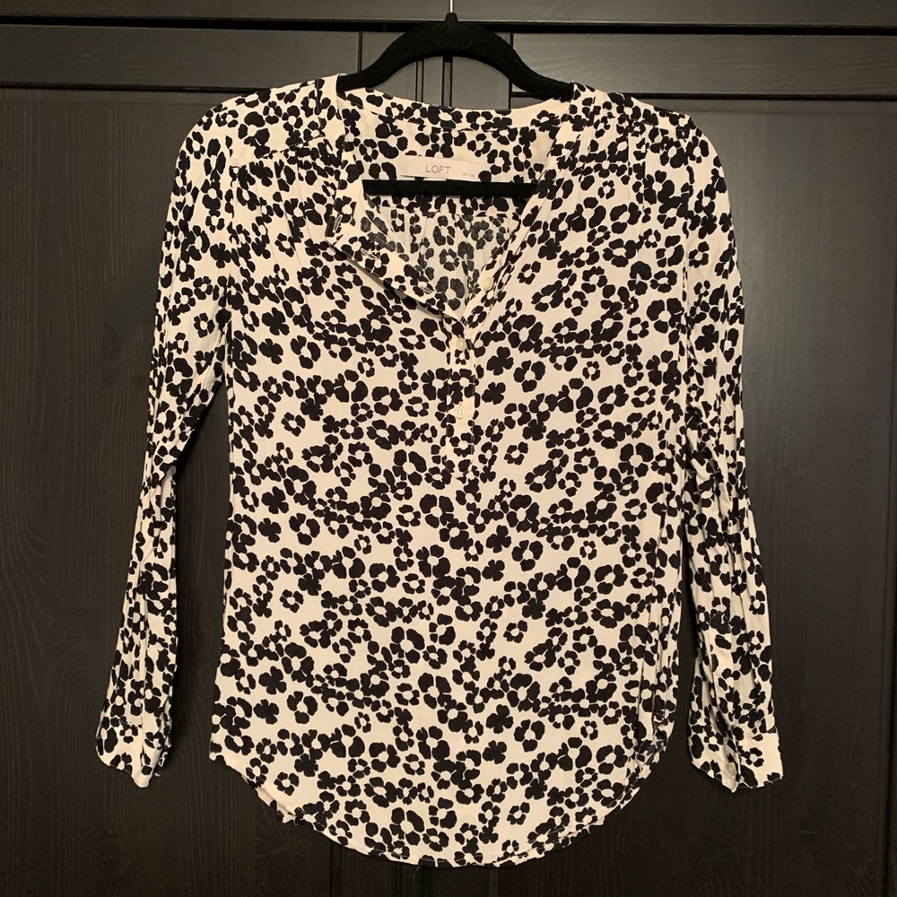 LOFT black and white flower blouse